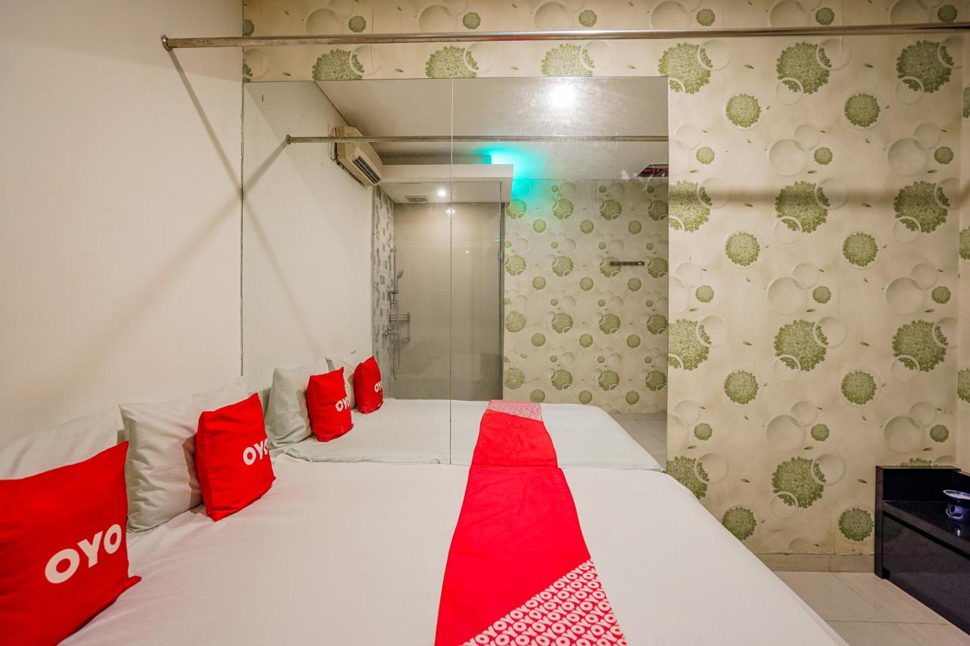 Super Oyo Capital O 92633 Spring Hotel Gubeng Surabaya Exterior photo